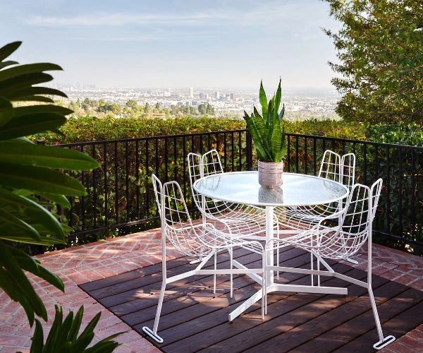 جلسات خارجية بسيطة وعملية لحديقتك