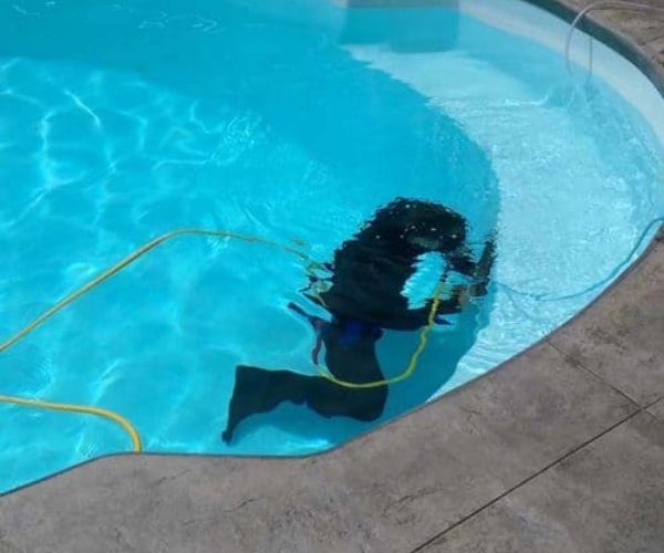 كشف تسربات المسابح