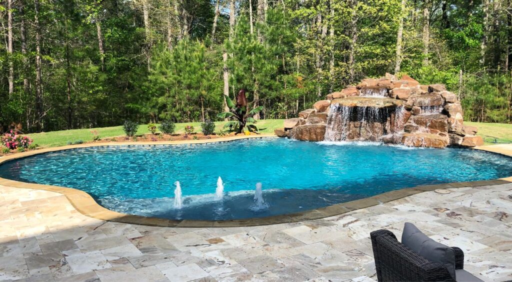 أشكال المسابح وتكلفة بناء مسبح منزلي